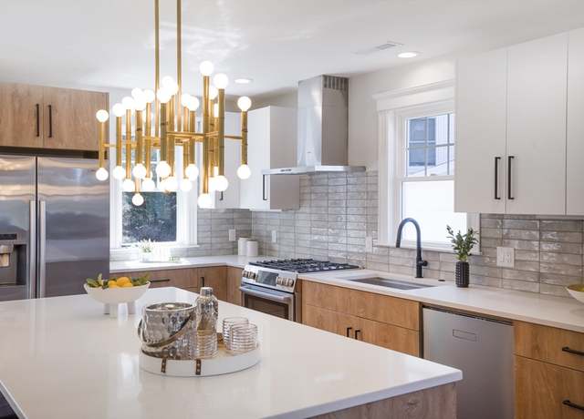 Property at 646 Newton St #2, Brookline, MA 02467, 4 beds, 3.5 baths