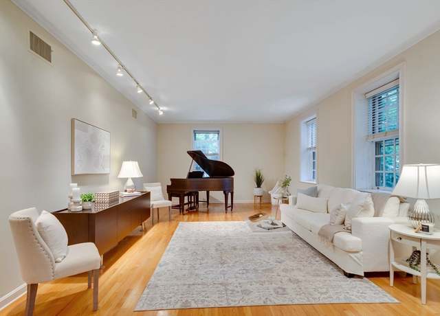 Property at 30 Cumberland Ave Unit 3W, Brookline, MA 02445, 2 beds, 2 baths