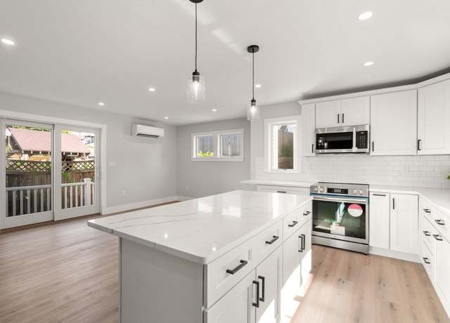 Property at 15 Addison St Unit B, Gloucester, MA 01930, 2 beds, 1.5 baths