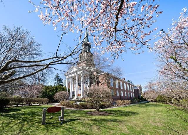 Property at 391 Walnut St #1, Newton, MA 02460, 1 bed, 2 baths