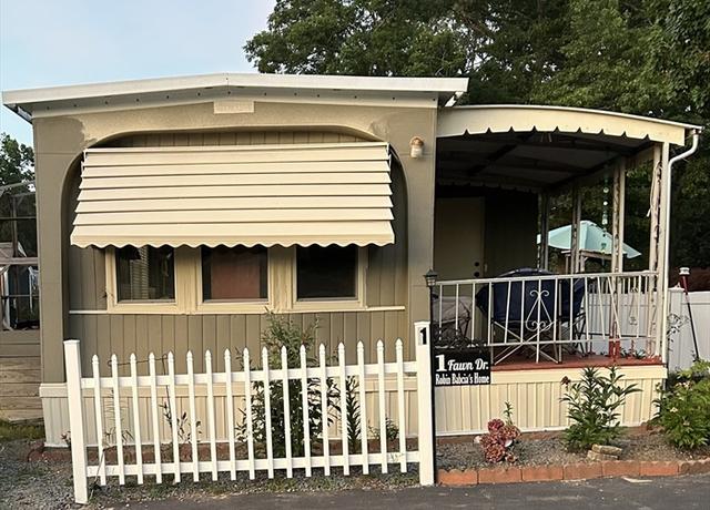 Property at 1 Fawn Dr, Plymouth, MA 02360, 2 beds, 1 bath