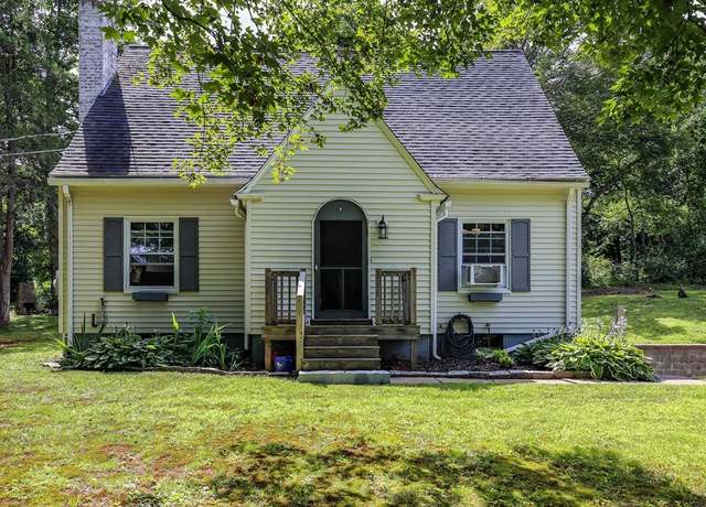 Property at 21 Pleasant St, Brookfield, MA 01506, 3 beds, 1.5 baths