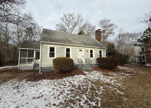 Property at 3 Spinnaker Ln, Bourne, MA 02559, 3 beds, 2 baths