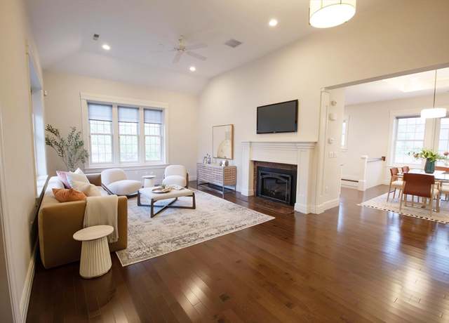 Property at 9 Meadows Ln #9, Belmont, MA 02478, 3 beds, 2.5 baths