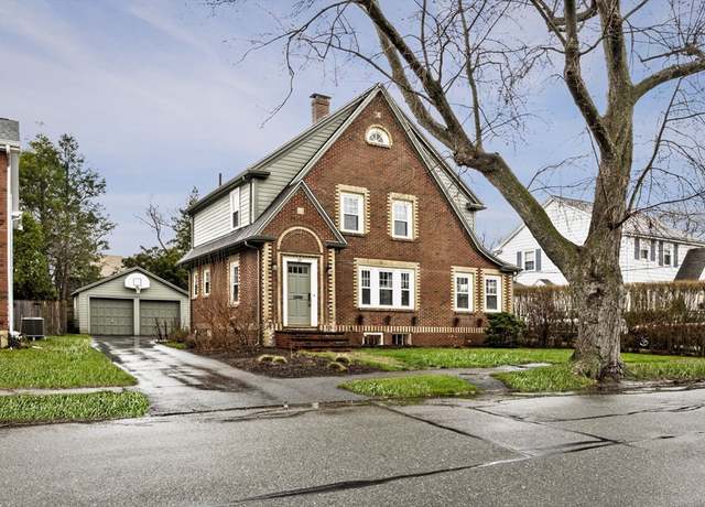 Property at 23 Auburndale Rd, Marblehead, MA 01945, 3 beds, 1.5 baths