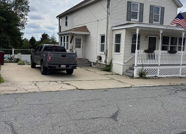 Property at 20 Osgood Ave, Lowell, MA 01850, 3 beds, 2 baths