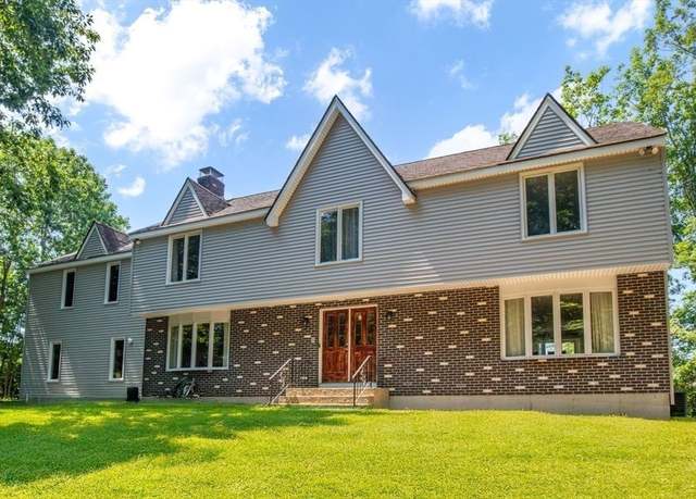 Property at 35 Shoreline Dr, Foxboro, MA 02035, 5 beds, 3.5 baths
