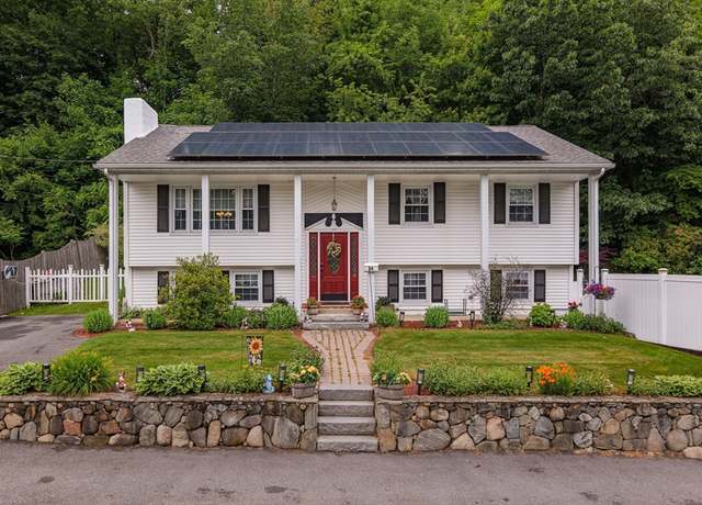 Property at 14 West Winkley St, Amesbury, MA 01913, 5 beds, 2 baths