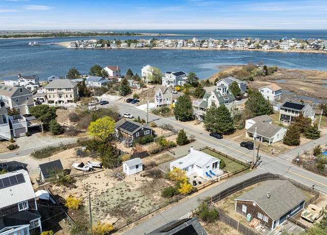 Property at 4 N St, Newburyport, MA 01950, 2 beds, 1 bath
