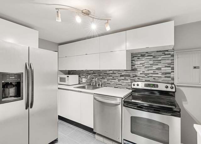 Property at 108 Decatur St #5, Arlington, MA 02474, 2 beds, 1 bath