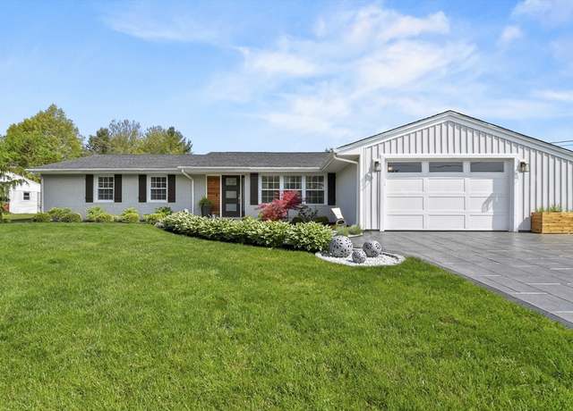 Property at 23 Onyx Dr, Dartmouth, MA 02747, 3 beds, 2 baths
