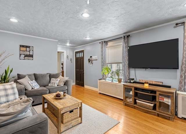 Property at 4 Ludington Rd, Worcester, MA 01602, 4 beds, 1 bath