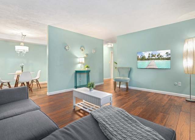 Property at 272 Albion St #2, Wakefield, MA 01880, 2 beds, 1 bath