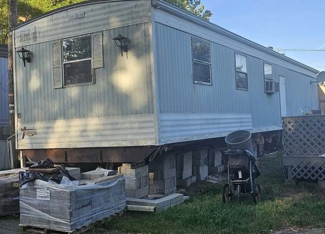 Property at 305 Turnpike St Unit 26 2nd St, Easton, MA 02375, 1 bed, 1 bath