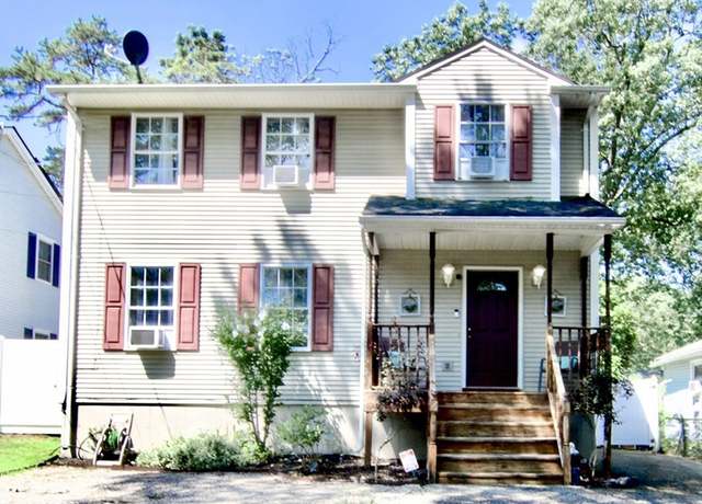 Property at 24 Arliss St, Springfield, MA 01109, 3 beds, 2 baths