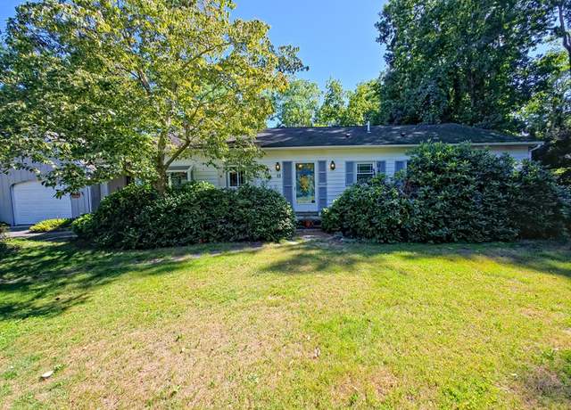 Property at 15 Lakewood Dr, Sandwich, MA 02537, 3 beds, 1.5 baths