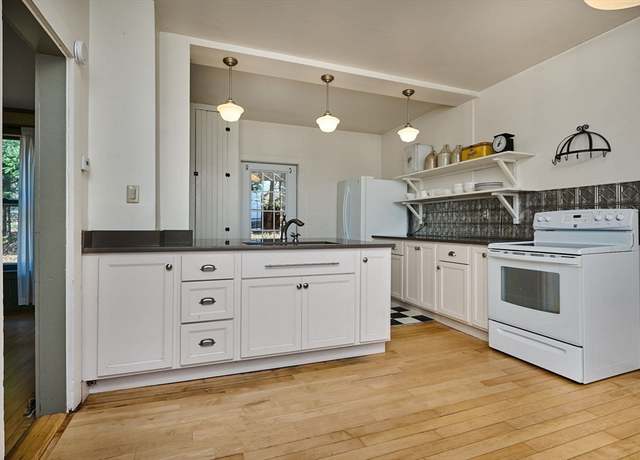 Property at 41 Coombs Hill Rd, Shelburne, MA 01340, 4 beds, 2 baths