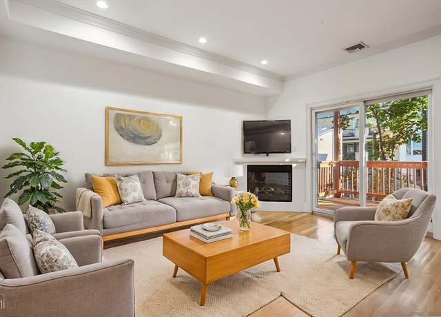 Property at 428 W 2nd #2, Boston, MA 02127, 2 beds, 2 baths