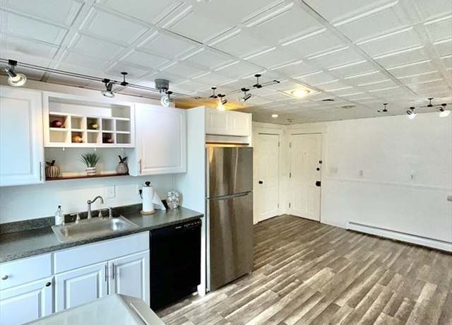 Property at 11 Read St #5, Salem, MA 01970, 3 beds, 1 bath