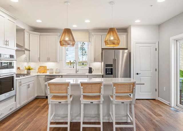 Property at 13 Mason Way #72, Woburn, MA 01801, 3 beds, 2.5 baths