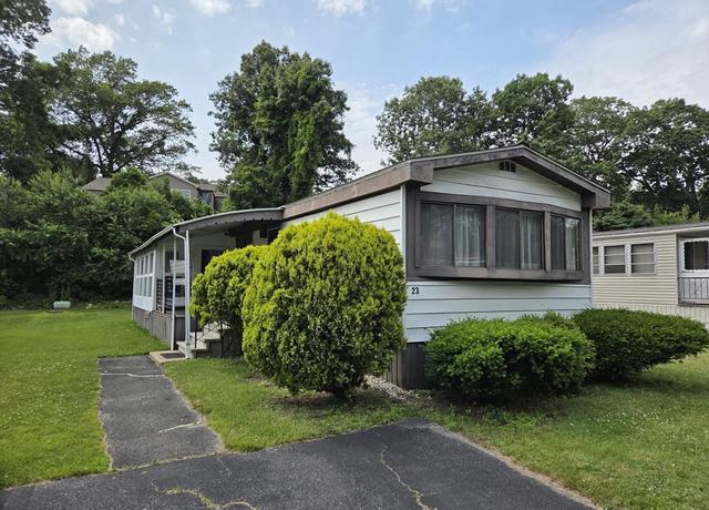 Property at 23 Victoria Ln, Marlborough, MA 01752, 2 beds, 1.5 baths