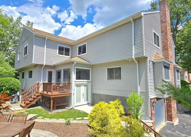 Property at 166 Arrowhead Cir #166, Ashland, MA 01721, 2 beds, 2.5 baths