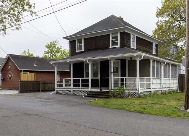 Property at 51 Oniska St, Warwick, RI 02889, 3 beds, 1 bath