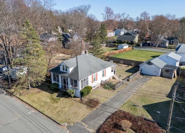 Property at 33 Taber St, Springfield, MA 01118, 3 beds, 1.5 baths