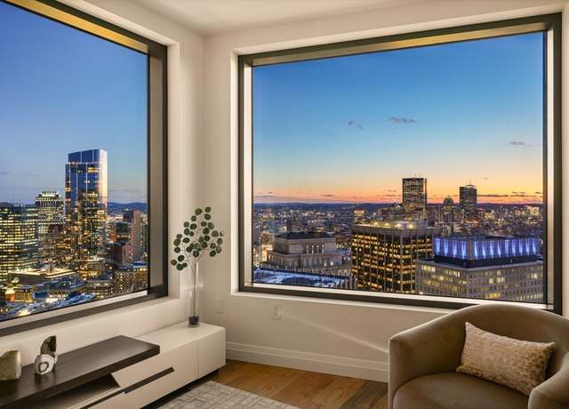 Property at 110 Sudbury St #4202, Boston, MA 02114, 3 beds, 2.5 baths
