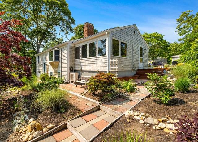 Property at 6 Paddock Dr, Harwich, MA 02645, 2 beds, 1.5 baths