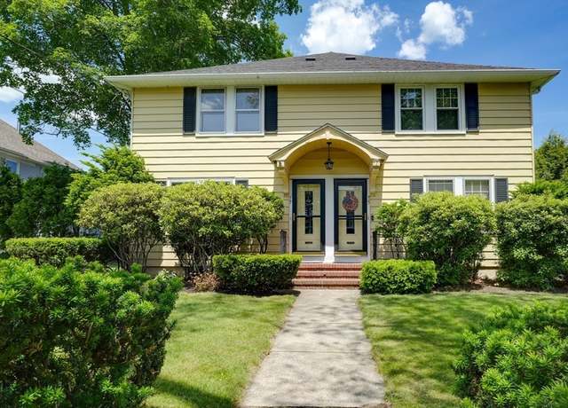 Property at 77 Cross St #77, Uxbridge, MA 01569, 3 beds, 1.5 baths