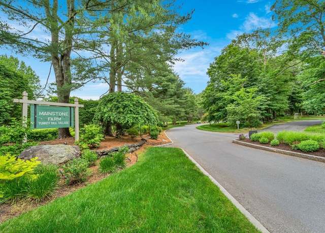 Property at 10 Fox Holw #10, Wayland, MA 01778, 2 beds, 2.5 baths