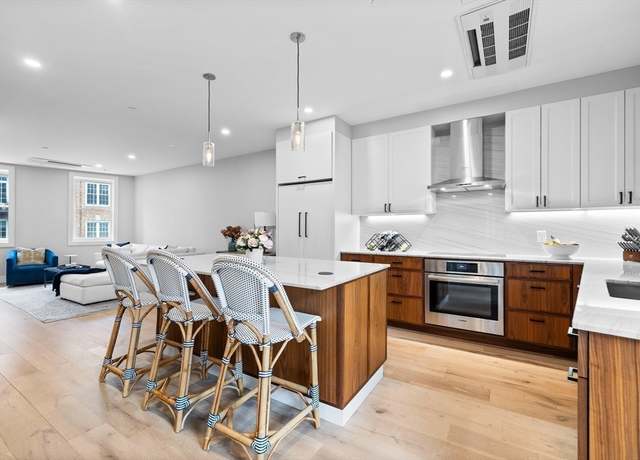 Property at 471 Hanover St #4, Boston, MA 02113, 2 beds, 2.5 baths