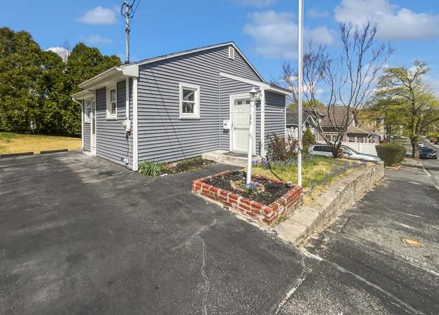 Property at 40 Kosta St, Worcester, MA 01607, 3 beds, 1 bath