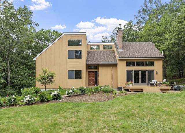 Property at 29 Oak Knoll Rd, Carlisle, MA 01741, 3 beds, 3 baths