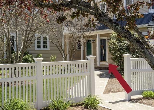 Property at 317 Tilden Commons Ln #317, Braintree, MA 02184, 3 beds, 2 baths