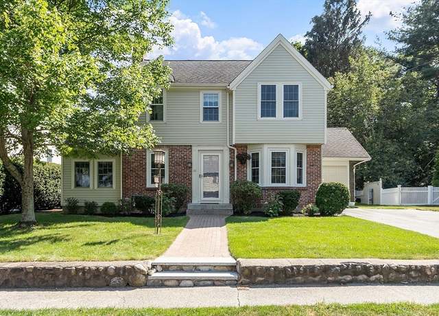 Property at 61 Fairview Rd, Lynnfield, MA 01940, 3 beds, 1.5 baths
