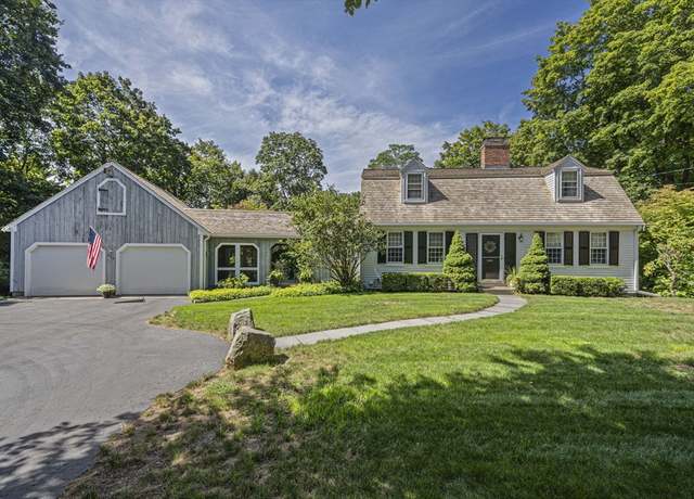 Property at 639 Main St, Hingham, MA 02043, 4 beds, 3.5 baths