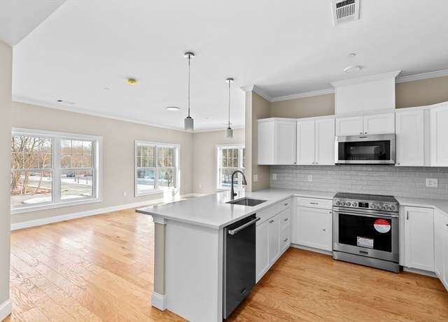 Property at 485 Blue Hills Pkwy #6, Milton, MA 02186, 2 beds, 2 baths