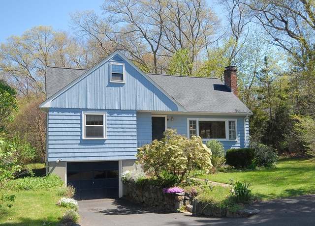 Property at 109 Minuteman Dr, Concord, MA 01742, 3 beds, 2 baths