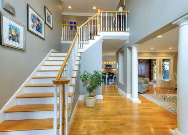 Property at 3 Bancroft Tower Rd, Worcester, MA 01609, 4 beds, 3.5 baths