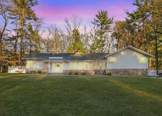 Property at 9 Durham Dr, Lynnfield, MA 01940, 5 beds, 3.5 baths