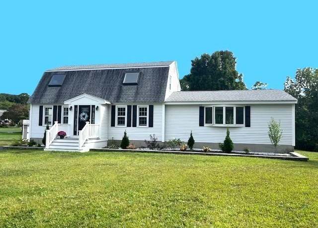 Property at 45 Lincolnshire Dr, Haverhill, MA 01835, 3 beds, 2 baths
