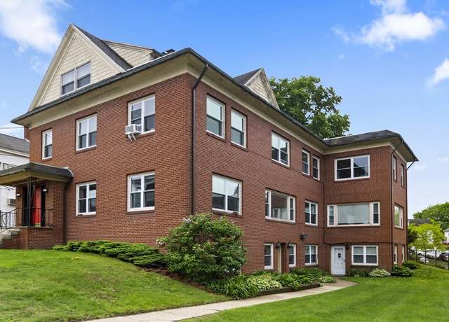 Property at 8 Lake St, Webster, MA 01570, 7 beds, 8 baths