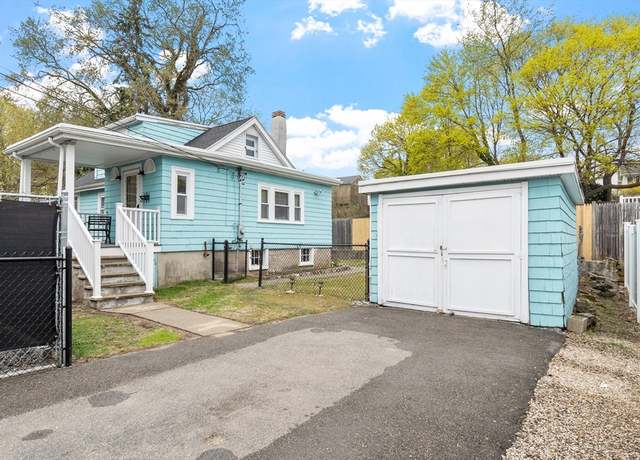 Property at 124R Highland Ave, Salem, MA 01970, 3 beds, 1 bath