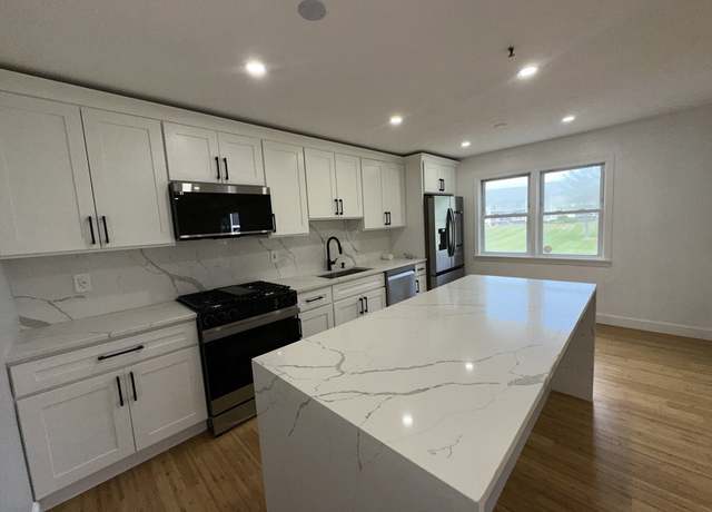 Property at 94 Tennis Plaza Rd #17, Dracut, MA 01826, 2 beds, 1 bath