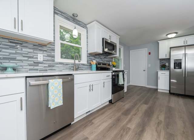 Property at 44 Sunset Dr, Northborough, MA 01532, 3 beds, 1 bath