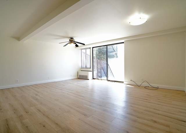 Property at 3 Longwood #104, Andover, MA 01810, 2 beds, 1 bath
