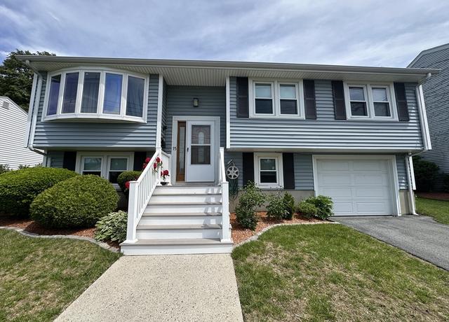 Property at 15 Wiseman Dr, Peabody, MA 01960, 3 beds, 1.5 baths