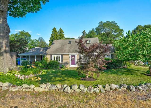 Property at 31 Washington Park Rd, Braintree, MA 02184, 5 beds, 2 baths